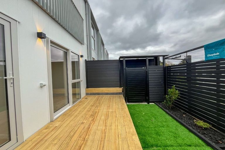 Photo of property in 14/9 Aeroview Drive, Beach Haven, Auckland, 0626