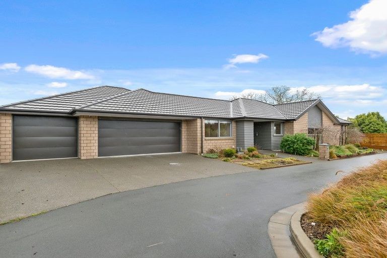 Photo of property in 28 Springwater Avenue, Northwood, Christchurch, 8051