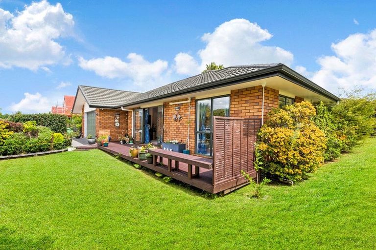 Photo of property in 52 Wattle Farm Road, Wattle Downs, Auckland, 2103