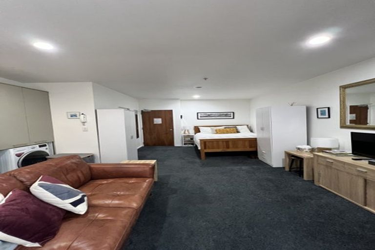 Photo of property in Atrium Apartments, 2h/154 The Terrace, Wellington Central, Wellington, 6011