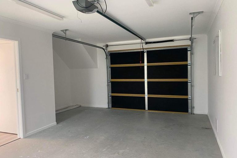 Photo of property in 17 Castletown Street, Wallaceville, Upper Hutt, 5018