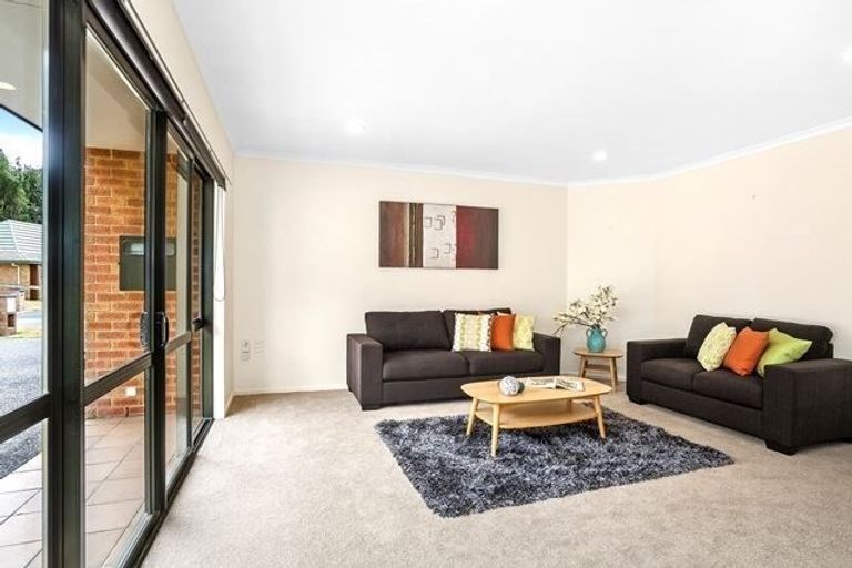 Photo of property in Redwood Village, 45/42 Main Road, Tawa, Wellington, 5028