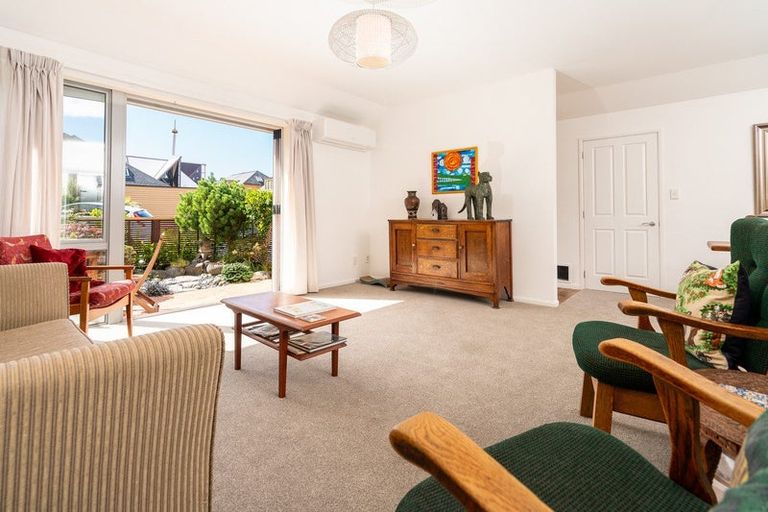 Photo of property in 10 Futuna Close, Karori, Wellington, 6012