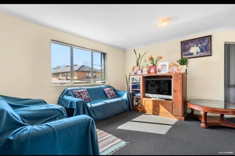 Photo of property in 15 Josie Lane, Manurewa, Auckland, 2102