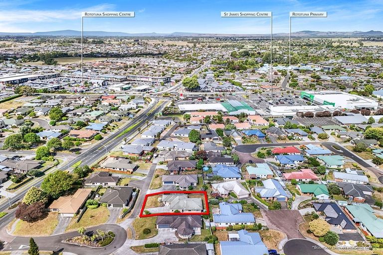 Photo of property in 17 Farnham Close, Rototuna North, Hamilton, 3210