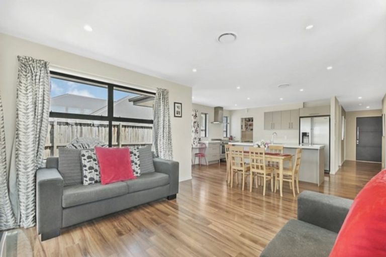 Photo of property in 32 Navy Loop, Rolleston, 7614