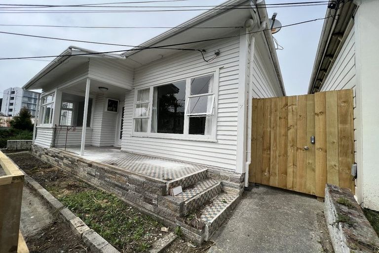 Photo of property in 1/7 Te Wharepouri Street, Berhampore, Wellington, 6023