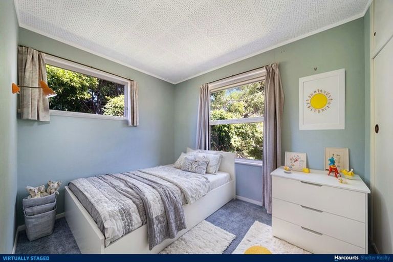 Photo of property in 1 Alwyn Avenue, Te Atatu South, Auckland, 0610