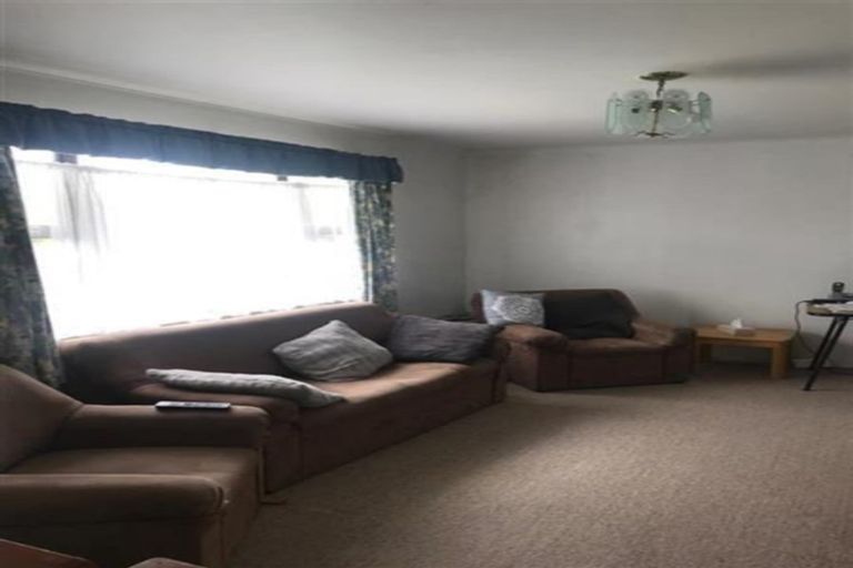 Photo of property in 50 Barrys Road, Glendene, Auckland, 0602