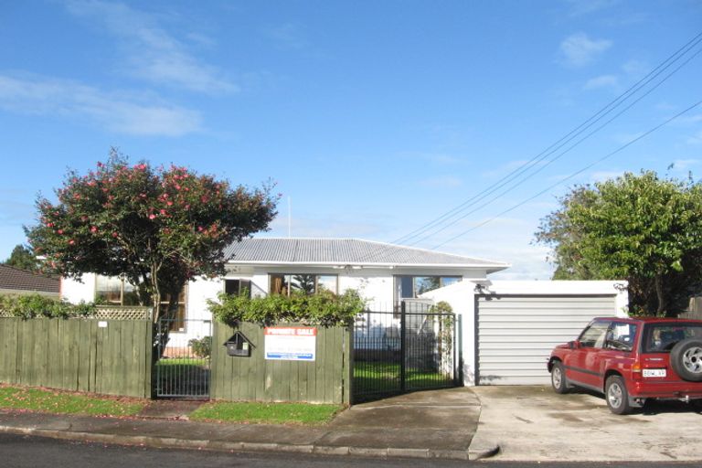 Photo of property in 2/17 Adams Road, Manurewa, Auckland, 2102