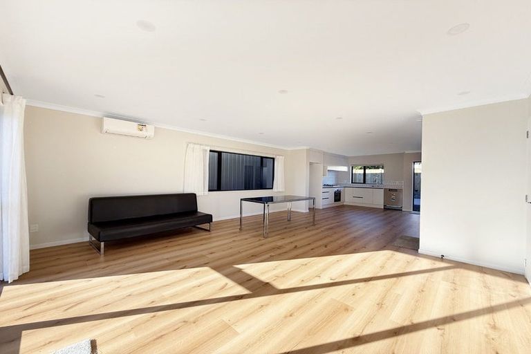 Photo of property in 38 Astoria Place, Northpark, Auckland, 2013