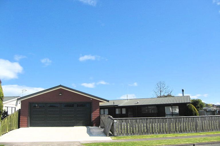 Photo of property in 4 Willow Grove, Waipukurau, 4200