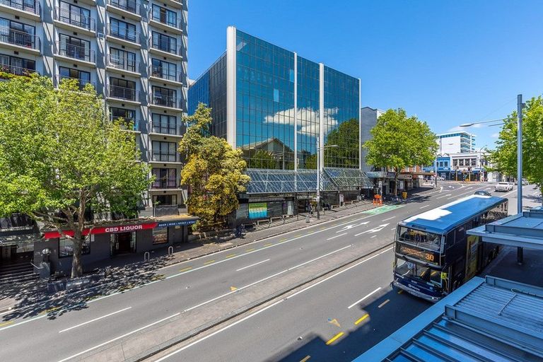 Photo of property in Kiwi On Queen Apartments, 211/421 Queen Street, Auckland Central, Auckland, 1010