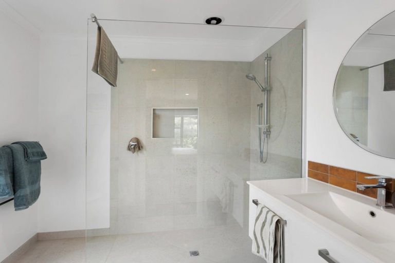 Photo of property in 1 Makura Drive, Papamoa Beach, Papamoa, 3118