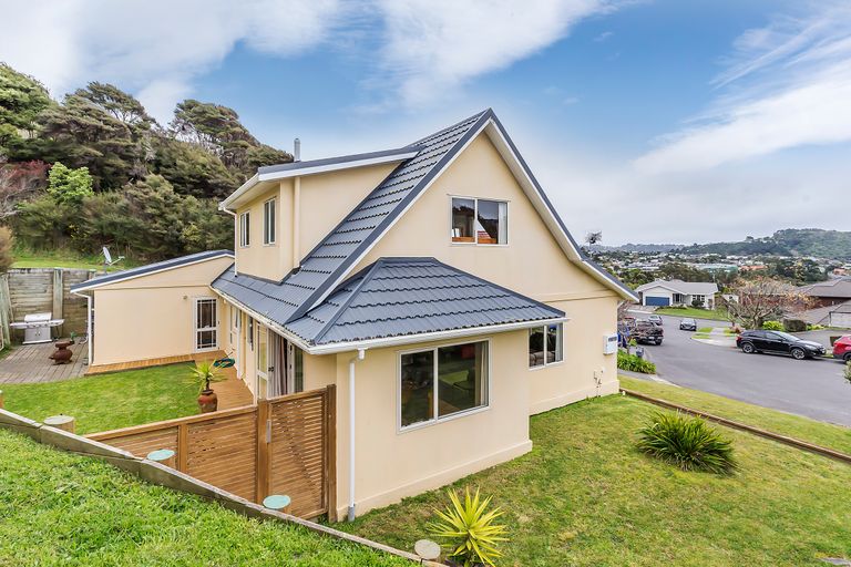 Photo of property in 8 Pilot Lane, Whitby, Porirua, 5024