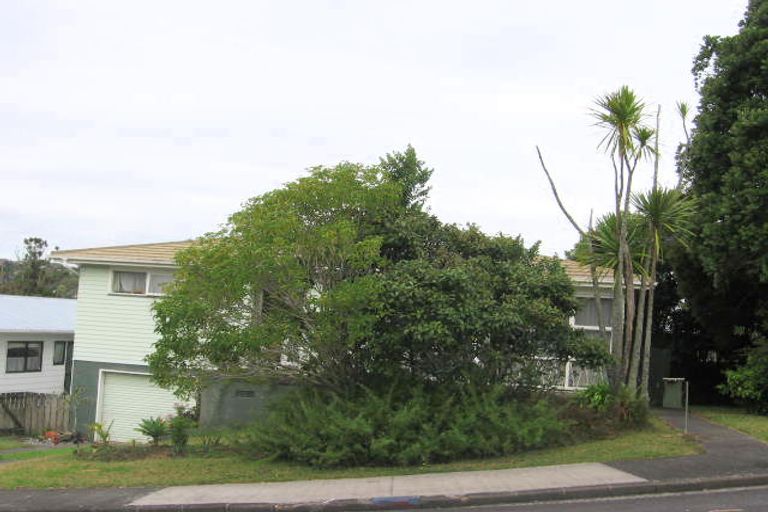 Photo of property in 2 Nandana Drive, Glen Eden, Auckland, 0602