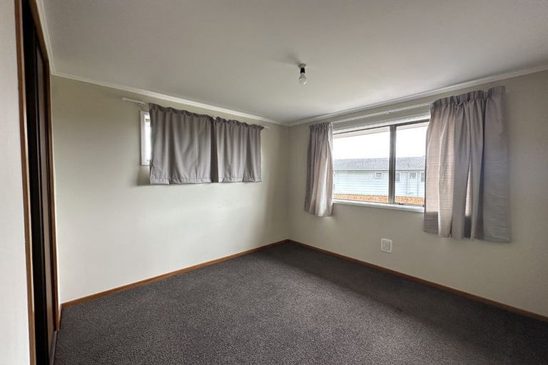 Photo of property in 42 Lewisham Street, Highland Park, Auckland, 2010