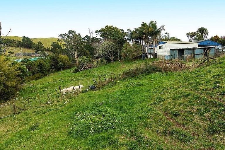 Photo of property in 15 Kelland Road, Pollok, Waiuku, 2683