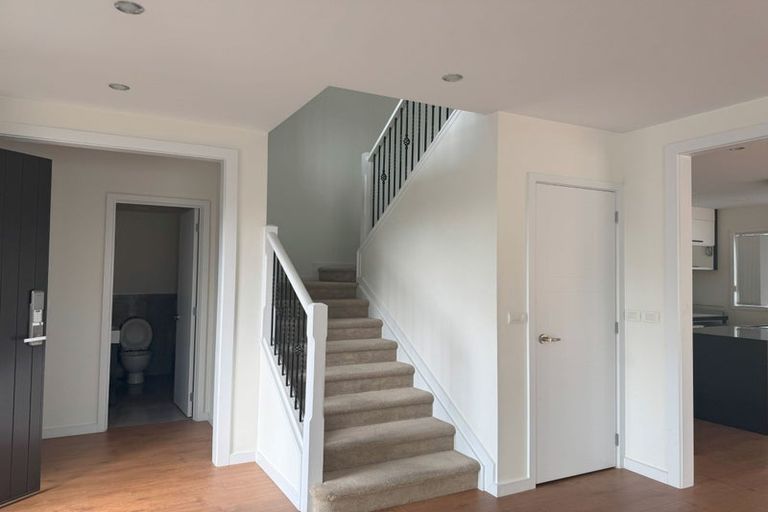 Photo of property in 77 Masons Road, Oteha, Auckland, 0632