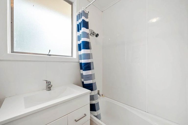 Photo of property in 21 Runuku Grove, Turangi, 3334