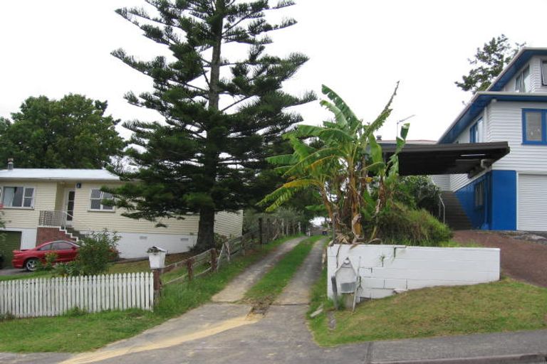 Photo of property in 17 Lanigan Street, Birkdale, Auckland, 0626