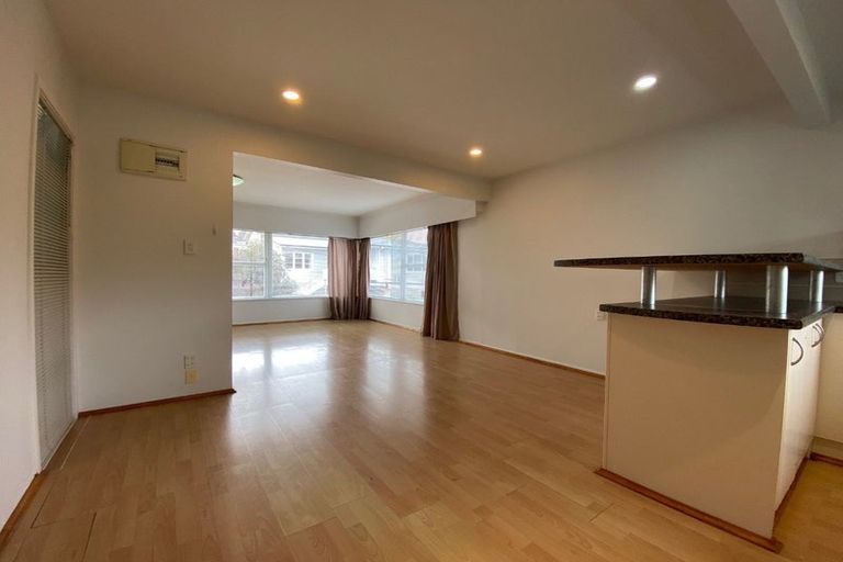 Photo of property in 2/20 Northumberland Avenue, Belmont, Auckland, 0622