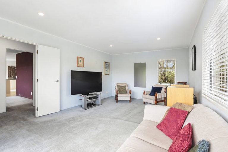 Photo of property in 2/75 Captain Scott Road, Glen Eden, Auckland, 0602