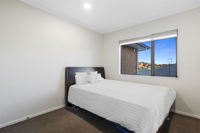 Photo of property in 37 Whitney Place, Rototuna North, Hamilton, 3210