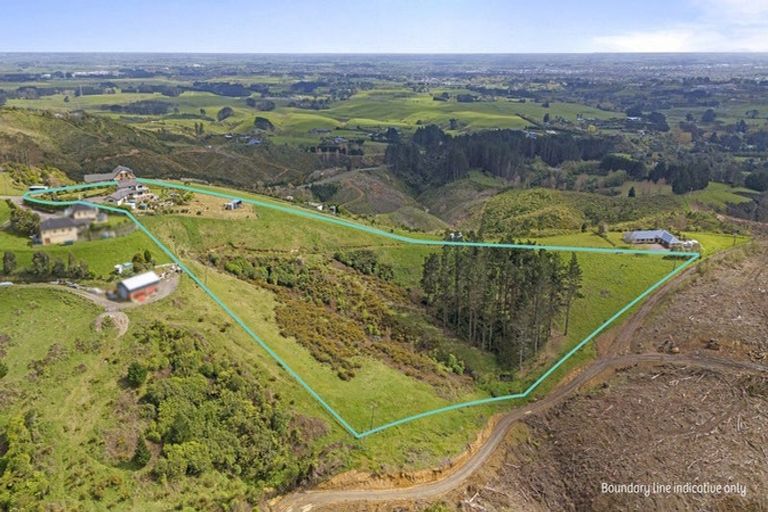 Photo of property in 20 Pineland Drive, Turitea, Palmerston North, 4472