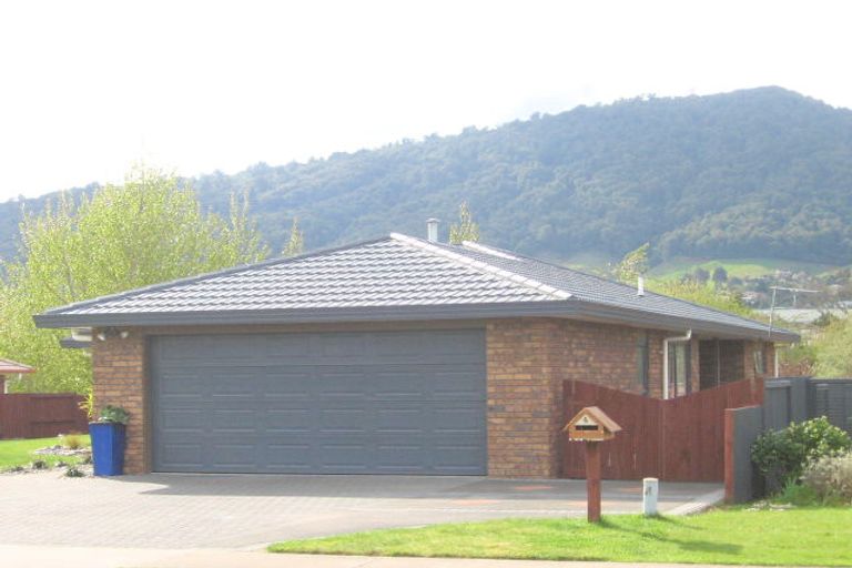 Photo of property in 4 Heaphy Place, Pukehangi, Rotorua, 3015