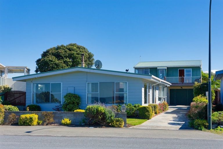 Photo of property in 21 Kaka Road, South Bay, Kaikoura, 7300