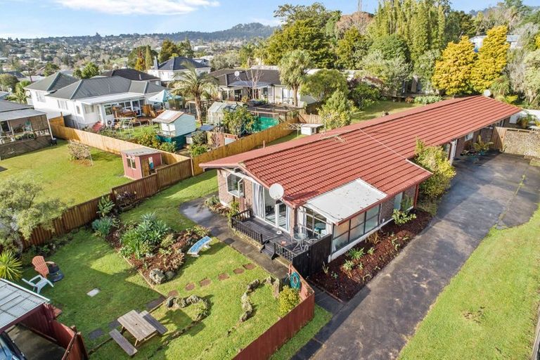 Photo of property in 1/80a Woodglen Road, Glen Eden, Auckland, 0602