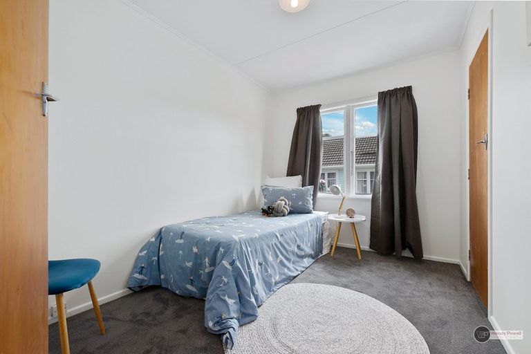 Photo of property in 43 Russell Road, Wainuiomata, Lower Hutt, 5014