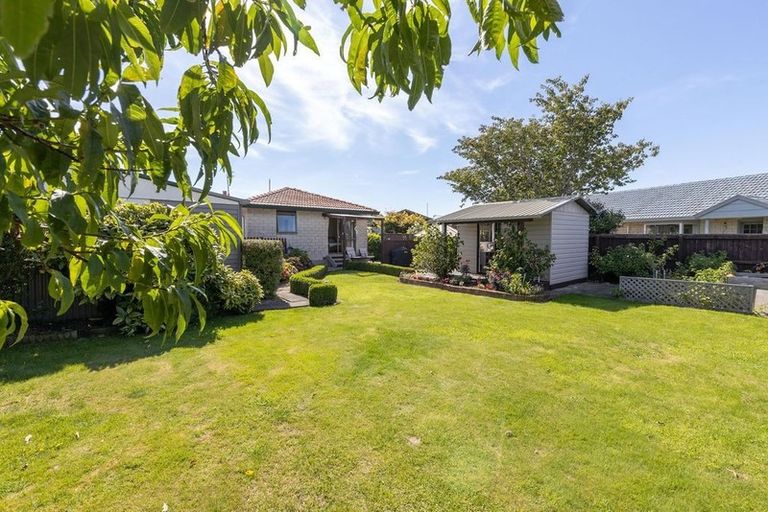 Photo of property in 3 Prudhoe Lane, Northcote, Christchurch, 8052