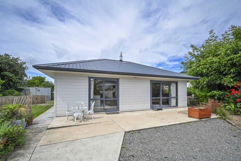 Photo of property in 73 Ferry Road, Clive, 4102