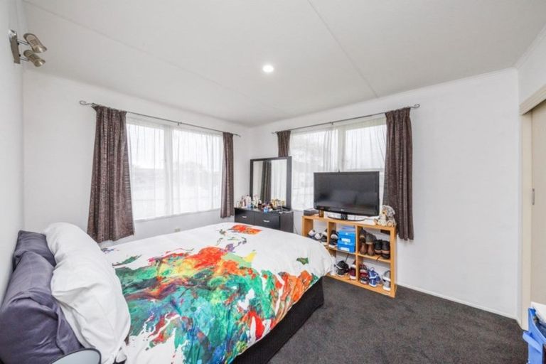Photo of property in 26 Rhodes Drive, Kelvin Grove, Palmerston North, 4414
