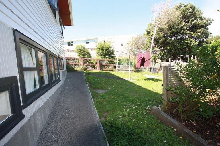 Photo of property in 50 Melrose Road, Island Bay, Wellington, 6023