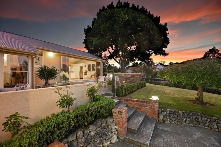 Photo of property in 17 Kopanga Road, Havelock North, 4130