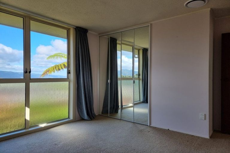 Photo of property in 27 Viewmont Drive, Harbour View, Lower Hutt, 5010
