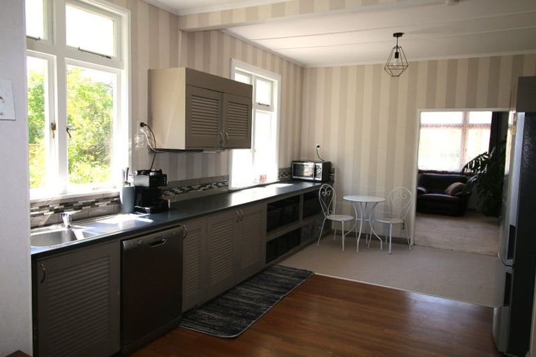 Photo of property in 19 Ongo Road, Hunterville, 4730