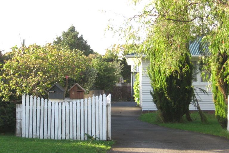 Photo of property in 4 Woodford Avenue, Henderson, Auckland, 0610