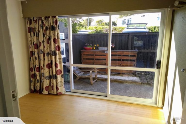 Photo of property in 1/75 Aberdeen Road, Castor Bay, Auckland, 0620