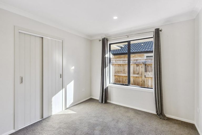 Photo of property in 5 Pohe Street, Waikanae, 5036