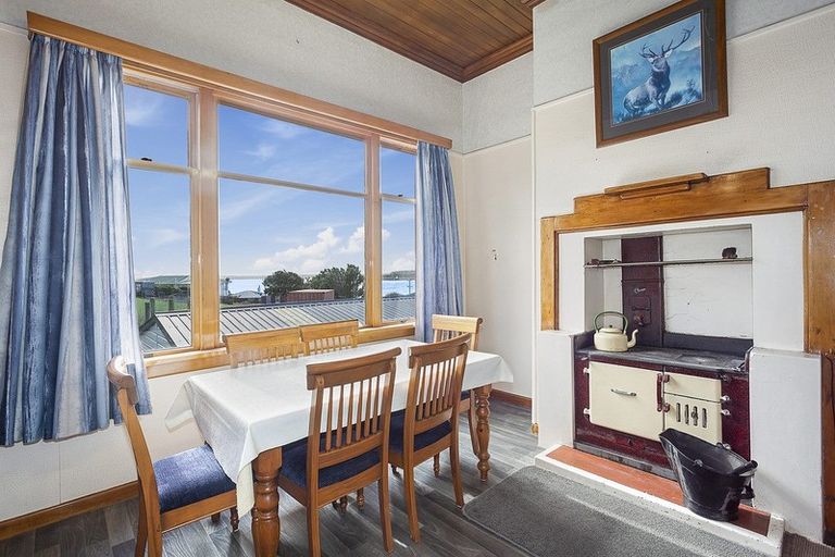 Photo of property in 108 Marine Parade, Bluff, 9814