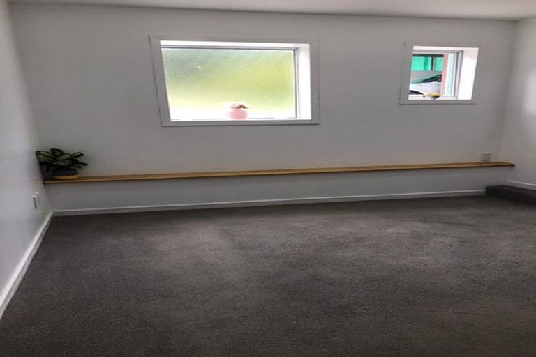 Photo of property in 3/496 Glenfield Road, Glenfield, Auckland, 0629