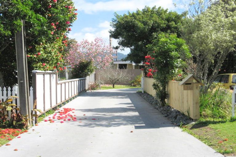 Photo of property in 10 Hamilton Crescent, Whitianga, 3510