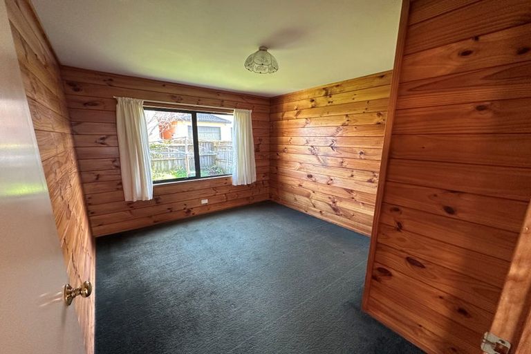 Photo of property in 1 Worthington Place, West Harbour, Auckland, 0618