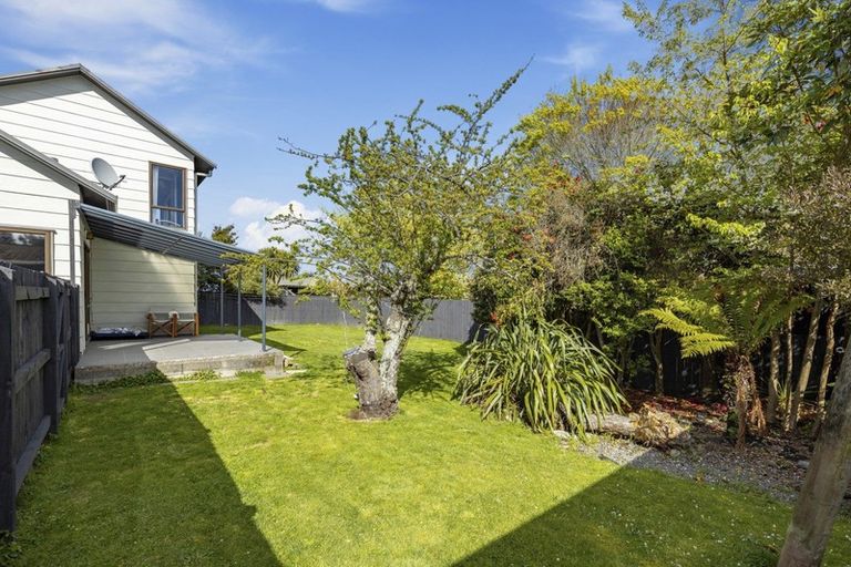 Photo of property in 2/9 Weka Road, Waipahihi, Taupo, 3330