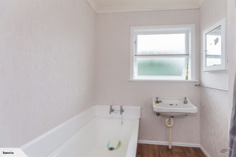 Photo of property in 9 Ross Street, Levin, 5510