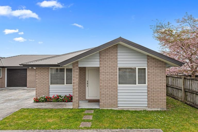 Photo of property in 22 Shrule Place, Huntington, Hamilton, 3210